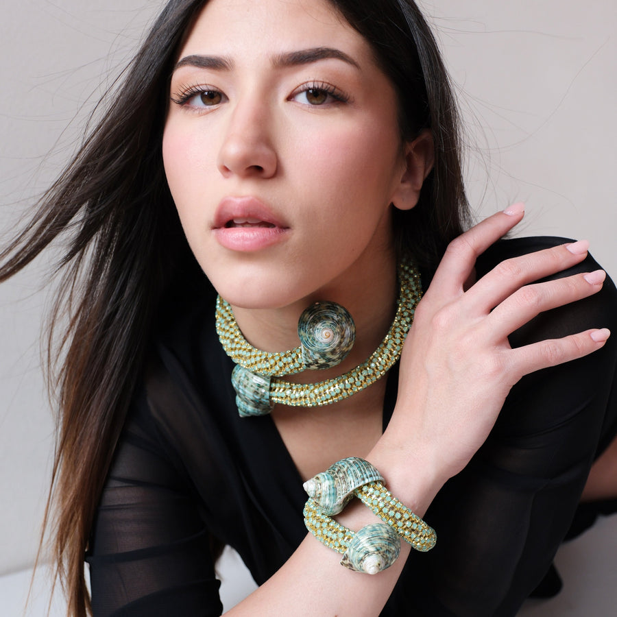 LOVE MARINE SNAKE- Bracciale in catena di cristallo e conchiglie verdi