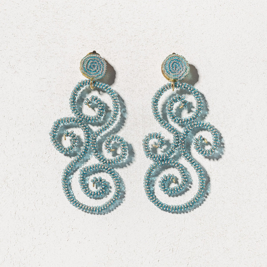 FLORA - Gold chandelier earrings in vintage beads